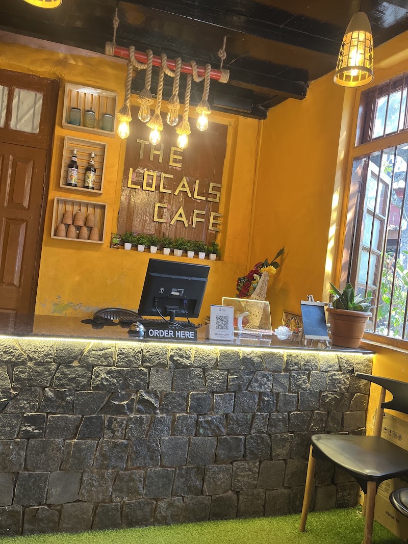 The locals cafe - The locals cafe Dr.Billimoria road, opposite friends store, Bhim Nagar, Panchgani, Maharashtra 412805, India