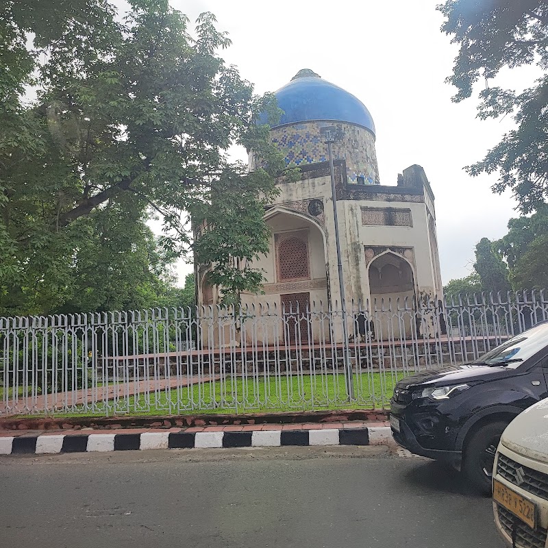 Banglewali Masjid Markaz Nizamuddin Delhi - Banglewali Masjid Markaz Nizamuddin Delhi H6RV+Q92, Nizamuddin, Nizamuddin West, New Delhi, Delhi 110013, India