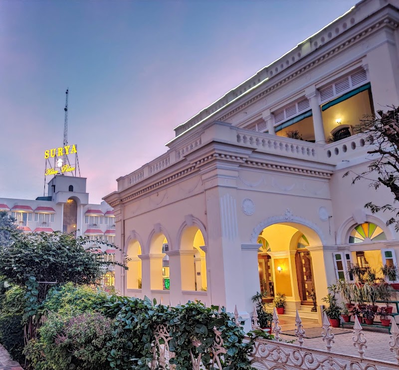Hotel Surya, Kaiser Palace - Hotel Surya, Kaiser Palace S. 20/51, A-5, The Mall Rd, Cantonment, Varanasi, Uttar Pradesh 221002, India