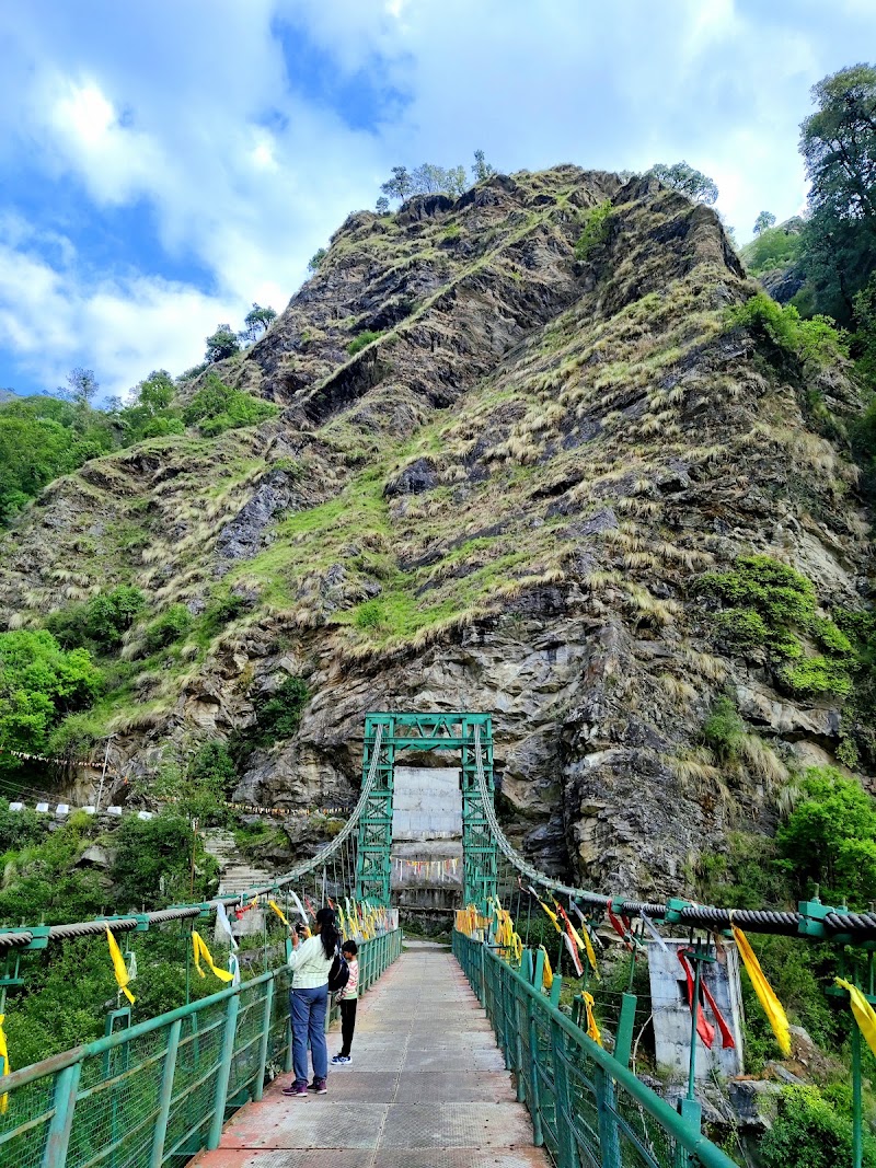 Kalpeshwar Waterfall - Kalpeshwar Waterfall GFX2+V5W, Urgam, Uttarakhand 246443, India