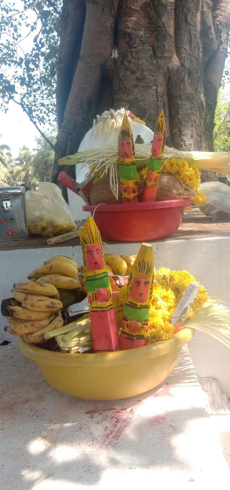 Shree Vira Mahaasati Temple - Shree Vira Mahaasati Temple 4F5Q+R67, Murdeshwar, Bailur, Karnataka 581350, India