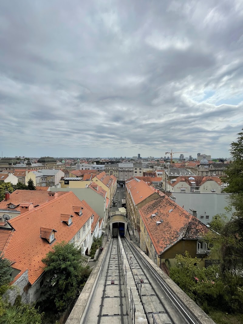 Lotrščak Tower - Lotrščak Tower Strossmayerovo šetalište 9, 10000, Zagreb, Croatia