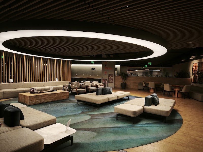 Plaza Premium Lounge (Embarque Doméstico, Terminal 2) - Plaza Premium Lounge (Embarque Doméstico, Terminal 2), Near Gate 209 - 224, Terminal 2, Domestic Departure - GRU Airport - R. Interna do Aeroporto Internacional de Guarulhos - Guarulhos, SP, 07190-100, Brazil