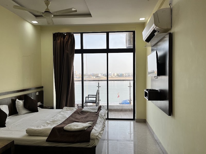 Apana Hotel - Apana Hotel, Before Collector Office, PX9P+FX8, Fort Rd, Bhavsarwada, Diu, Gujarat 362520, India