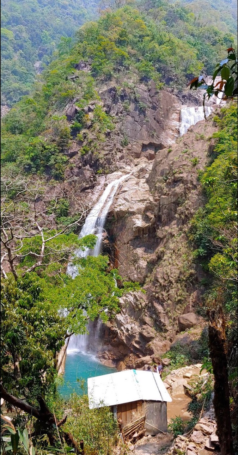 Rainbow Falls - Rainbow Falls 7M8G+XVV, Nohkalikai Rd., Sohra, Meghalaya 793108, India