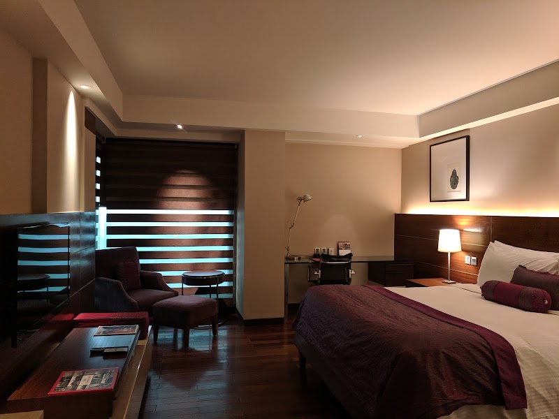The Lalit New Delhi - The Lalit New Delhi Fire Brigade Lane, Barakhamba, New Delhi, Delhi 110001, India