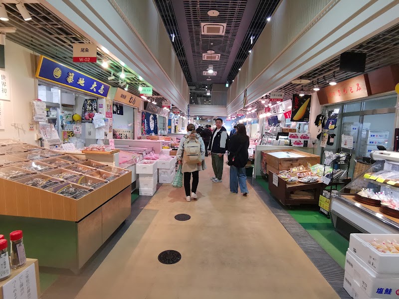 Tsukiji Uogashi - Tsukiji Uogashi 6-chōme-27-1 Tsukiji, Chuo City, Tokyo 104-0045, Japan