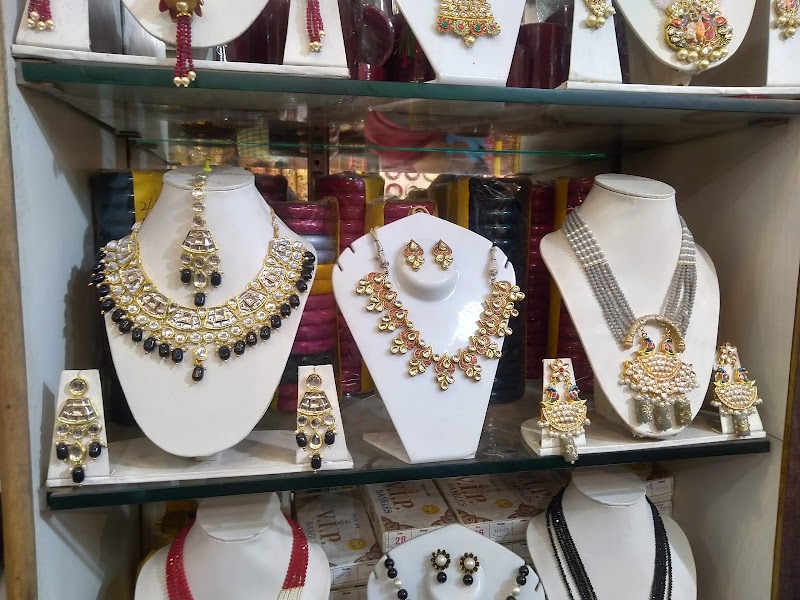 Johri Bazar - Johri Bazar WRCG+GGQ, Johri Bazar, Bapu Bazar, Biseswarji, Jaipur, Rajasthan 302003, India