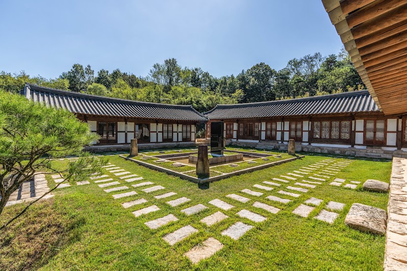 락고재 하회 한옥 호텔 - 기와 본관 Rakkojae Hahoe Hanok Hotel - Giwa Main Complex