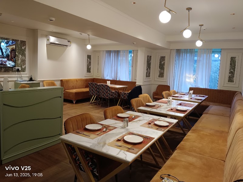 Sector 4 Market - Sector 4 Market, సెంట్రల్ రోడ్డు, Pocket 1, Sector 4, Dwarka, Delhi, 110078, India