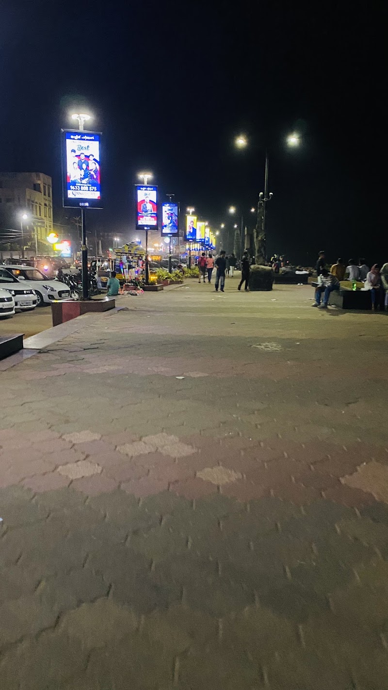 South Beach Corniche - South Beach Corniche, 6QXF+52C, S Beach Rd, Kuttichira, Kozhikode, Kerala 673001, India
