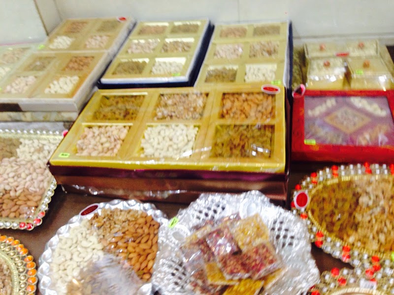 Tewari Sweets - Tewari Sweets, No-3/B, Veer Savarkar Marg, Block O, Lajpat Nagar II, Lajpat Nagar, New Delhi, Delhi 110024, India
