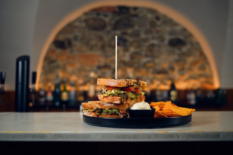 Das Brett - Drinks, Food, Boardgames - Das Brett - Drinks, Food, Boardgames Mariahilfstraße 12, 6020 Innsbruck, Austria