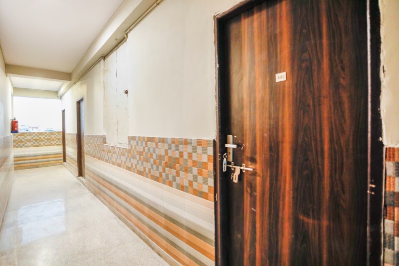 Hotel O Noida - Hotel O Noida 0101, Harola, Sector 5, Noida, Uttar Pradesh 201301, India