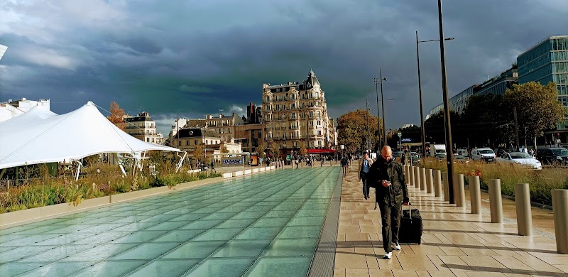 Porte Maillot RER - Boulevard Pereire - Porte Maillot RER - Boulevard Pereire 39 Rue Brunel, 75017 Paris, France