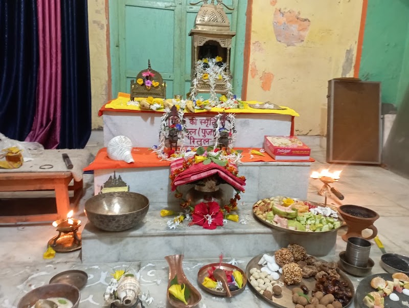 Shiva International Lodge - Shiva International Lodge temple, lane, near Gauri Kedareshwar Lane, Kedar ghat, Bangali Tola, Varanasi, Uttar Pradesh 221001, India