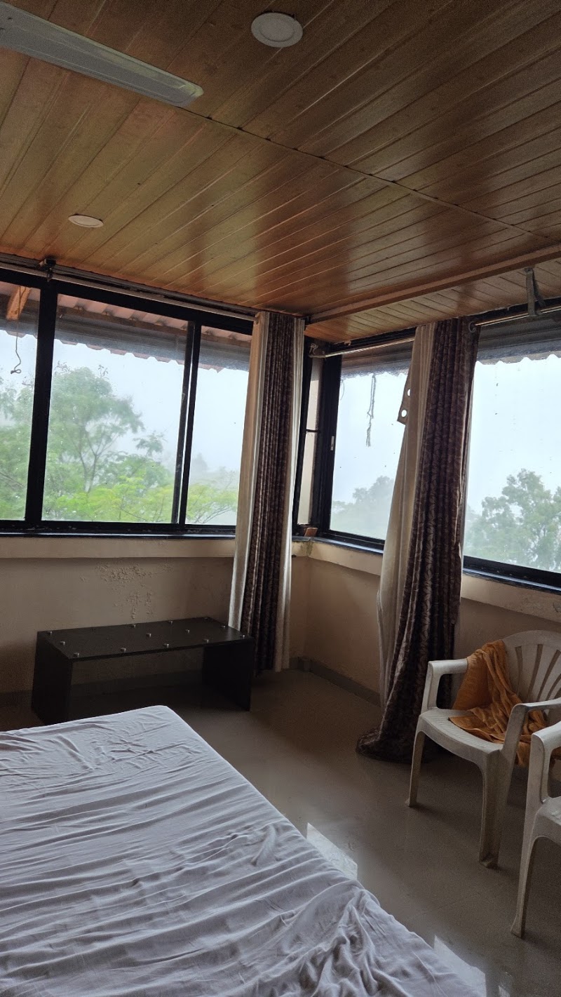 Casa Valley Bungalow - Casa Valley Bungalow, Next to Asha Bhosale's Bungalow Village Bhose, WQH6+XQ7 Taluka Mahabaleshwar, Panchgani - Mahabaleshwar Rd, Panchgani, Bhose, Maharashtra 412805, India