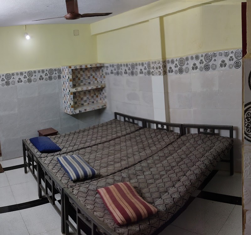 Bombay Guest House - Bombay Guest House 230, Main Bazaar Rd, near chandra shaib masjid, Sripuram, Saidapet, Vellore, Tamil Nadu 632004, India