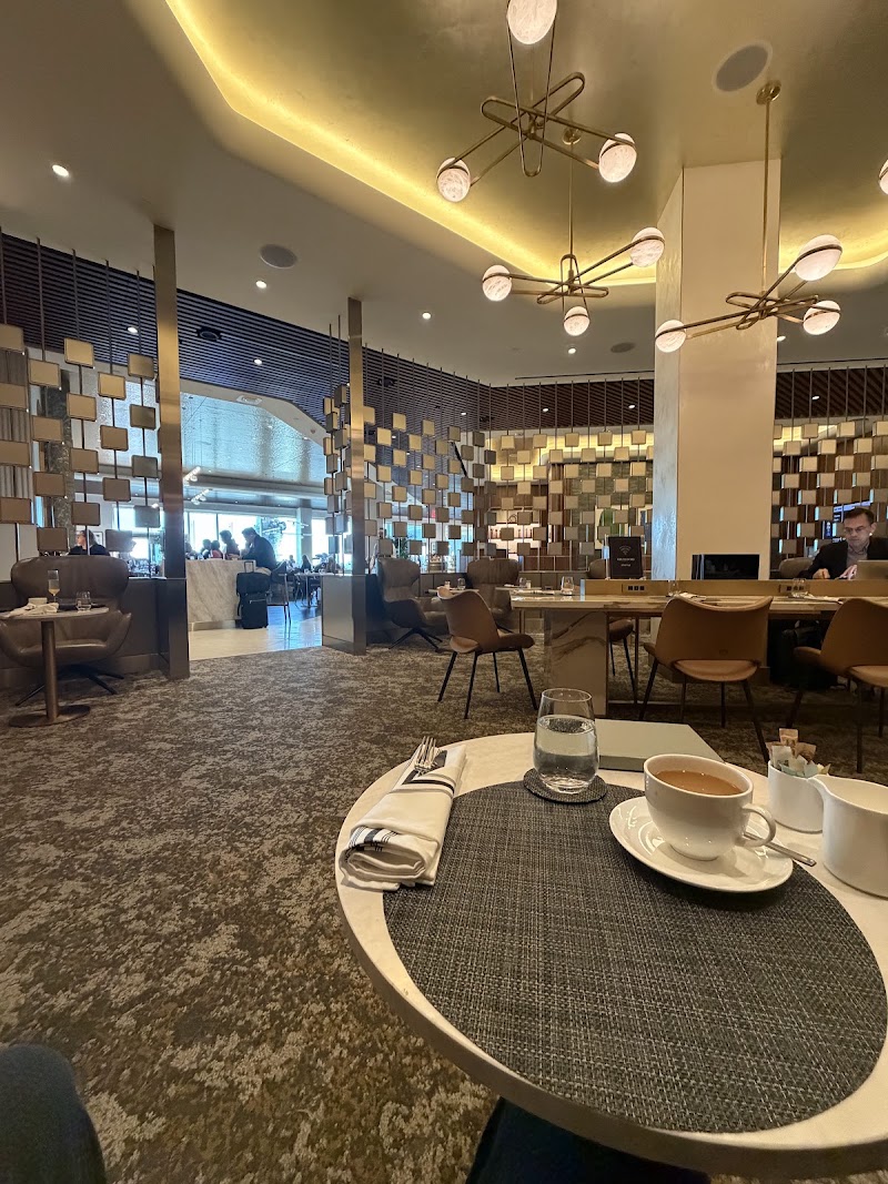 Delta One Lounge at LAX - Delta One Lounge at LAX, 1 World Wy, Los Angeles, CA 90045, USA