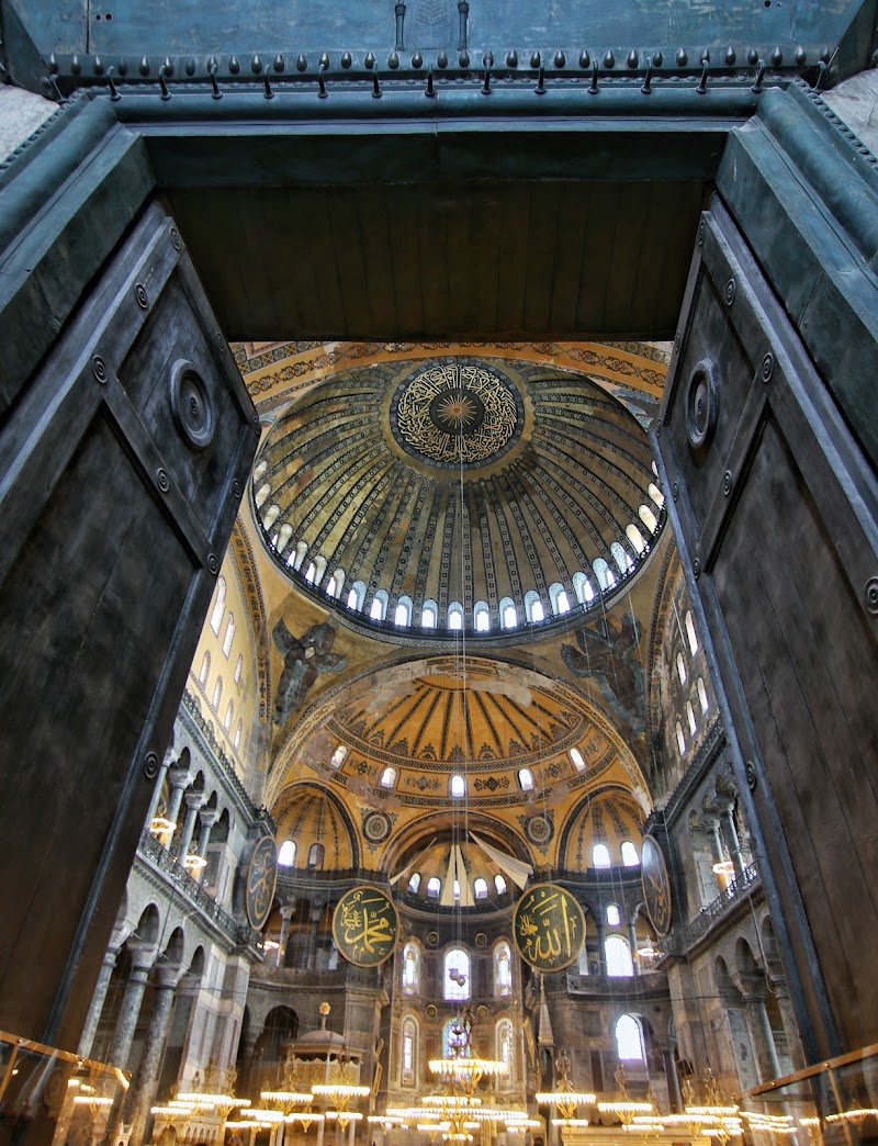Hagia Sophia Grand Mosque - Hagia Sophia Grand Mosque Sultan Ahmet, Ayasofya Meydanı No:1, 34122 Fatih/İstanbul, Türkiye