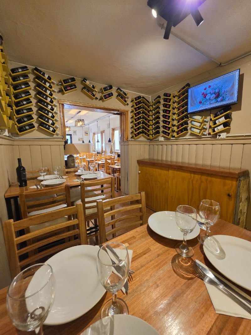 Hotel Surprise – Alojamiento en Bariloche - Hotel Surprise – Alojamiento en Bariloche Av. Ángel Gallardo 136, R8400 San Carlos de Bariloche, Río Negro, Argentina