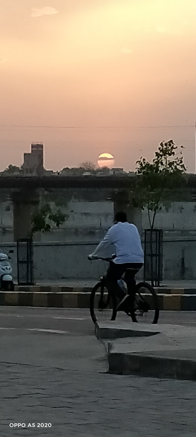 Sabarmati Riverfront - Sabarmati Riverfront, 3H7R+2JF, Sabarmati Riverfront Walkway E, Dharm Nagar II, Keshav Nagar, Ahmedabad, Gujarat 380004, India