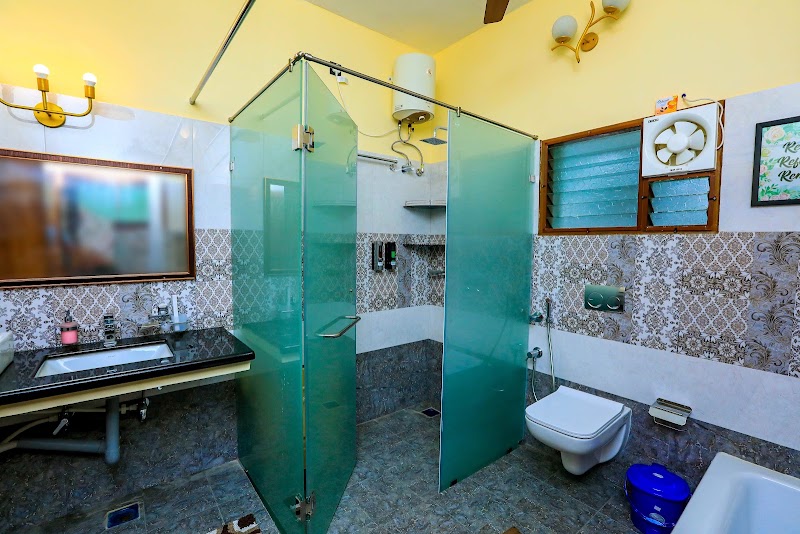 Bay Homes 2BHK W/T Bathtub Near Rock Beach - Bay Homes 2BHK W/T Bathtub Near Rock Beach No.96 & 98, Eswaran Dharmaraja Kovil St, Heritage Town, Puducherry, 605001, India