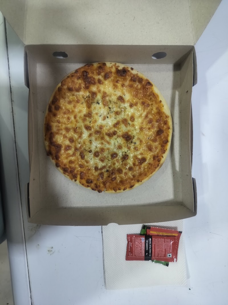 Pizza house - Pizza house ishwar public school, road, near NKD hospital, Vishal Colony, Bhanpuri, Raipur, Chhattisgarh 493221, India