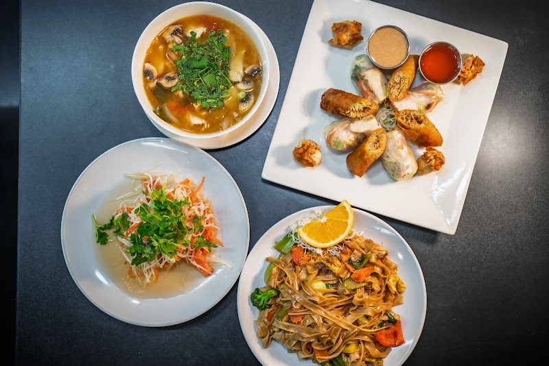Family Thai Restaurant - Family Thai Restaurant, 2623 E 11th St, Tulsa, OK 74104, USA