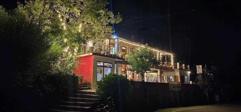 Stay inn Kausani
