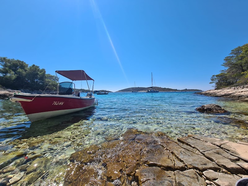 Arta Private Boat Tours Hvar – Blue & Green Caves, Red Rocks, Vis & Pakleni Islands - Arta Private Boat Tours Hvar – Blue & Green Caves, Red Rocks, Vis & Pakleni Islands Domovinskog rata 37, 21450, Hvar, Croatia