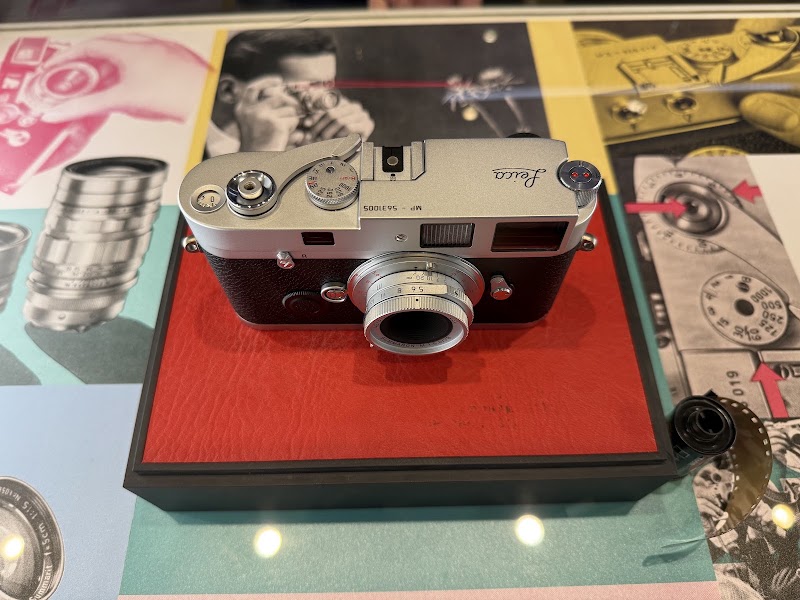 Leica Store ION Orchard - Leica Store ION Orchard 2 Orchard Turn, #03-06 ION Orchard, Singapore 238801