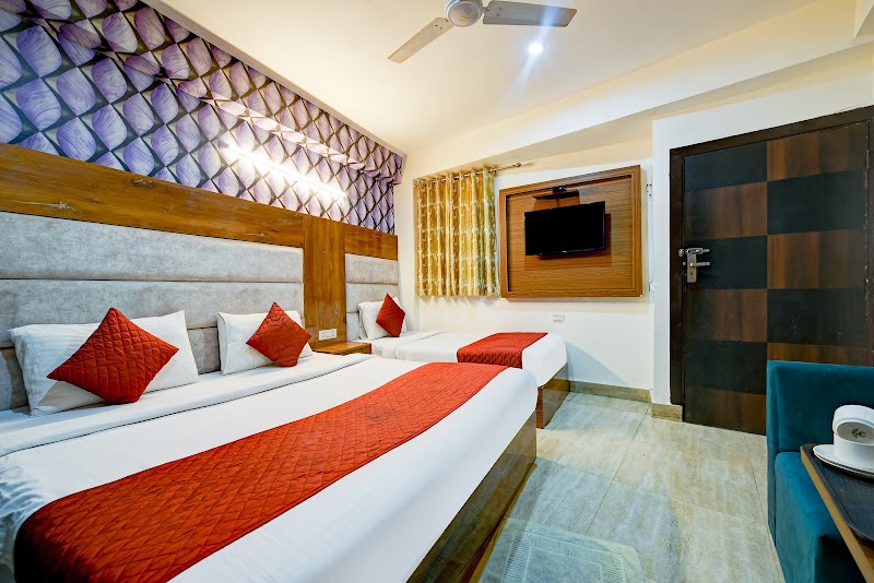 Hotel airport Paradise