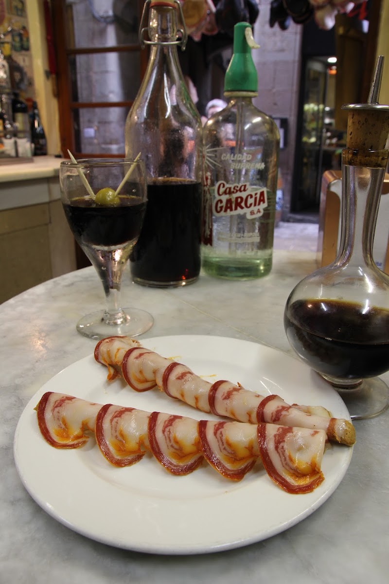 El Xampanyet - El Xampanyet Carrer de Montcada, 22, Ciutat Vella, 08003 Barcelona, Spain