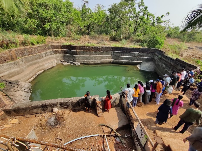 Kadyawaril Shri Ganapati temple, Anjarle - Kadyawaril Shri Ganapati temple, Anjarle, V32R+JWM, Murdi-Anjarle Khadipulmarge Kadyavaril Ganapati Mandir Marg, Anjarle, Maharashtra 415714, India