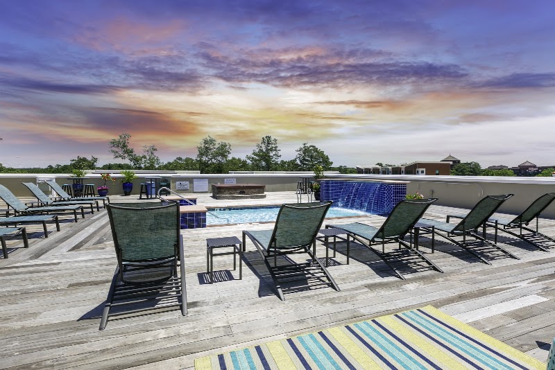 Midtown At Town Center Apartments - Midtown At Town Center Apartments 4432 Bonney Rd, Virginia Beach, VA 23462, USA