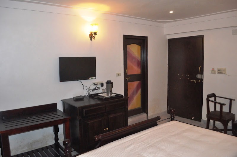 Hotel Kotra Haveli - Hotel Kotra Haveli 12 Surya Marg Opp. Jagdish Temple Kasaro Ki Ol, Old City, Rao Ji Ka Hata, Udaipur, Rajasthan 313001, India