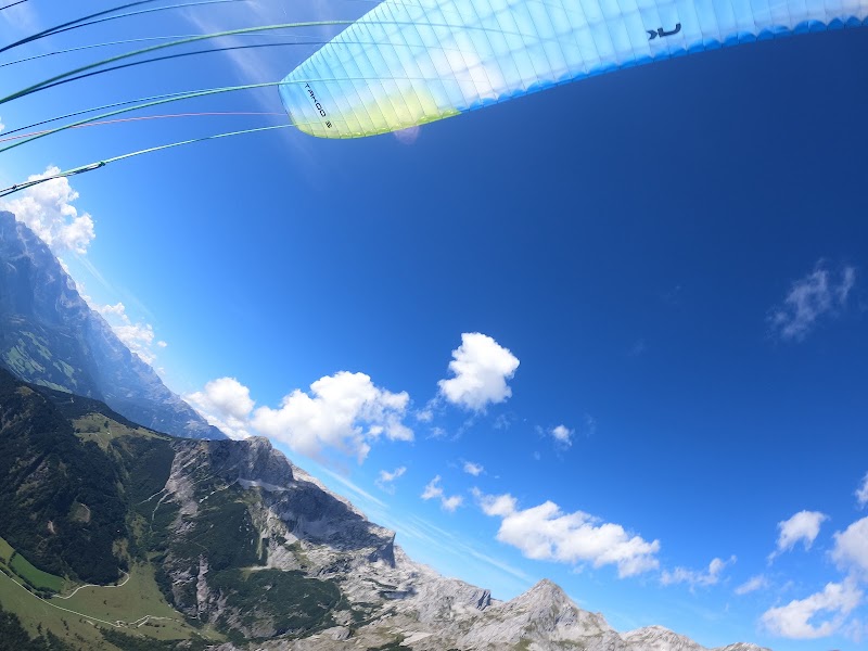 FlyTandem Paragliding Werfenweng - FlyTandem Paragliding Werfenweng, Weng 149, 5453 Werfenweng, Austria