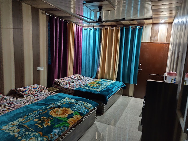 Hotel priya hemkund - Hotel priya hemkund Ghanghariya, Hemkund sahib Valley of flowers, Joshimath, Ghangaria, Uttarakhand 246443, India