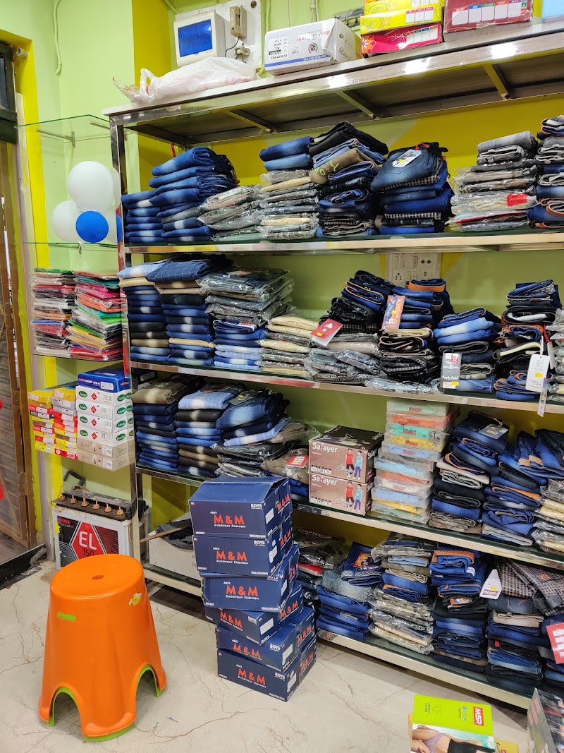 Krishna Dresses - market se kam rate me kapde paaiye - Krishna Dresses - market se kam rate me kapde paaiye, Science College Rd, near Anjali vihar, Sarkanda, Bilaspur, Fadahakhar, Chhattisgarh 495006, India