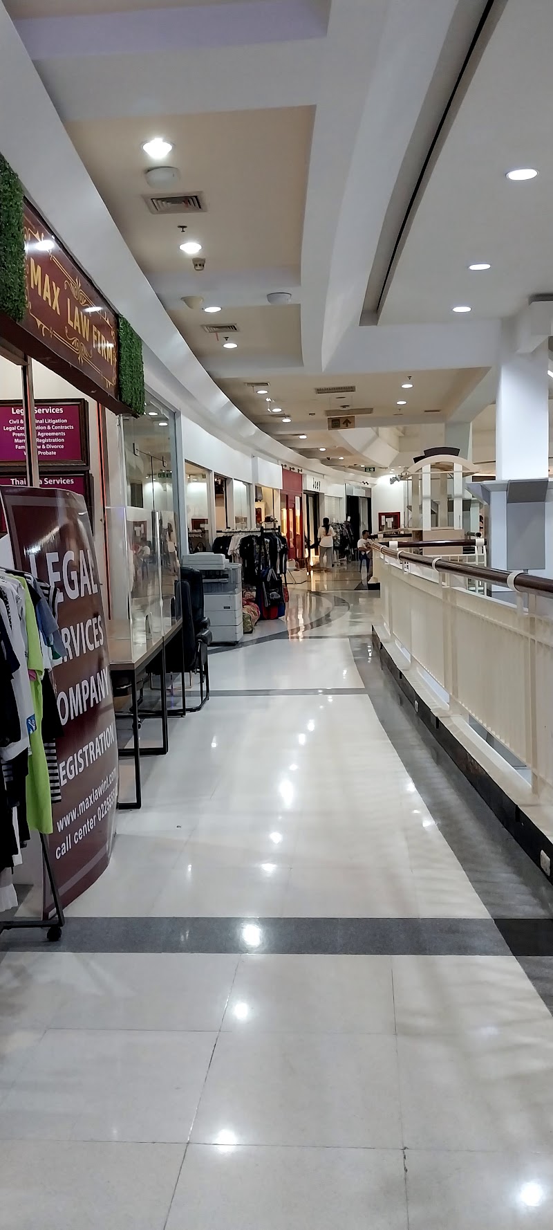 Nana Square - Nana Square 49 Soi Sukhumvit 3, Khwaeng Khlong Toei Nuea, Watthana, Krung Thep Maha Nakhon 10110, Thailand