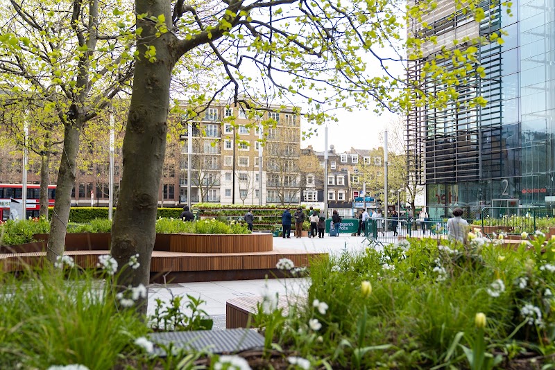 Regent's Place Plaza