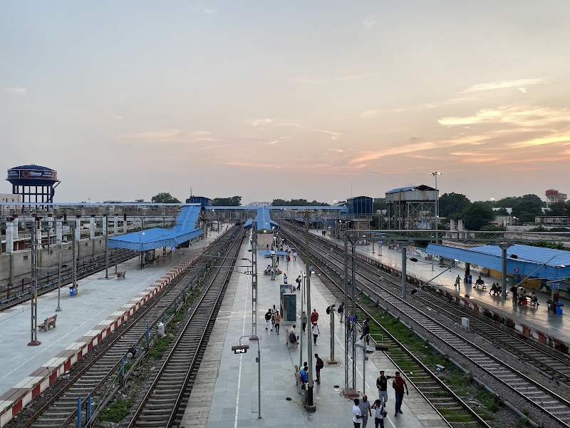 Ayodhya Cannt /Faizabad Railway Station - Ayodhya Cannt /Faizabad Railway Station, Q49M+GF6, Railway Colony, Faizabad, Uttar Pradesh 224001, India