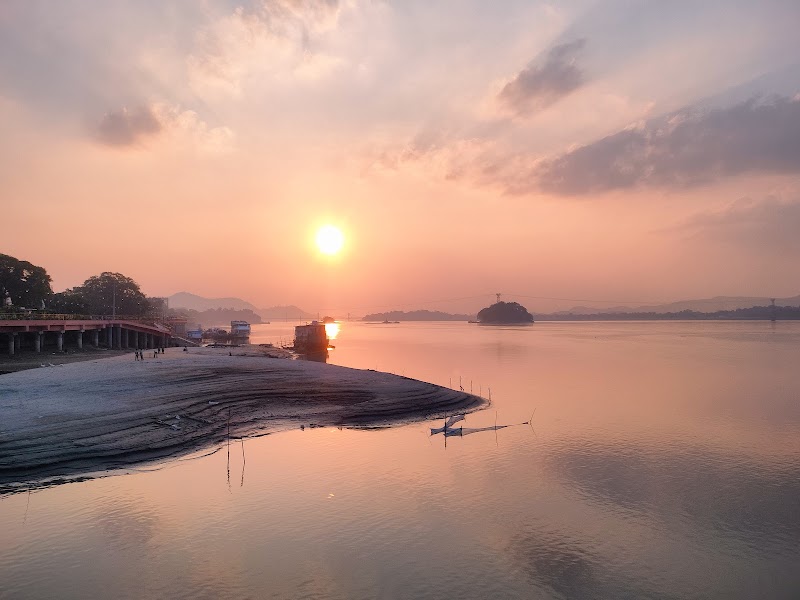 Uzan Bazar Park - Uzan Bazar Park, Upper Stand Road, Baruah Souk, Uzan Bazar, Guwahati, Assam 781001, India