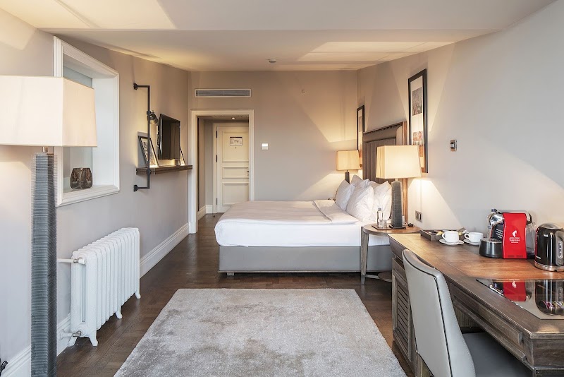 The Bank Hotel Istanbul, a Member of Design Hotels - The Bank Hotel Istanbul, a Member of Design Hotels Arap Cami, Bankalar Cd. No:5 D:1, 34421 Beyoğlu/İstanbul, Türkiye