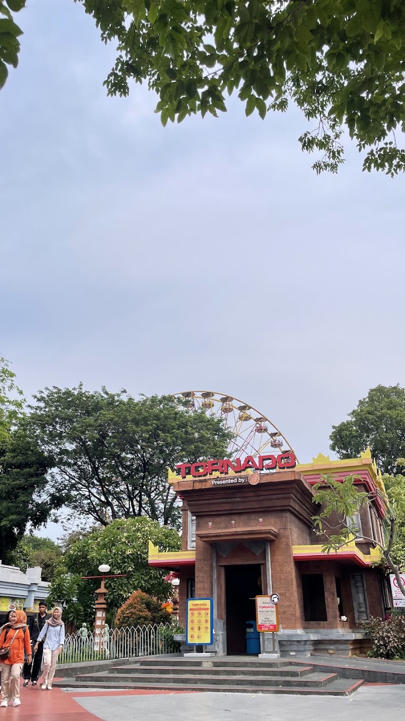 Wahana Tornado - Wahana Tornado Jl. Lodan Timur No.7, RW.10, Ancol, Kec. Pademangan, Jkt Utara, Daerah Khusus Ibukota Jakarta 14430, Indonesia