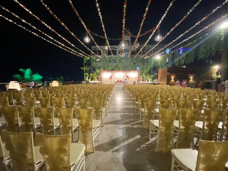 Kino Cottage - Kino Cottage 63, J.P Road, Seven Bungalows, Aram Nagar, Versova, Andheri West, Mumbai, Maharashtra 400061, India
