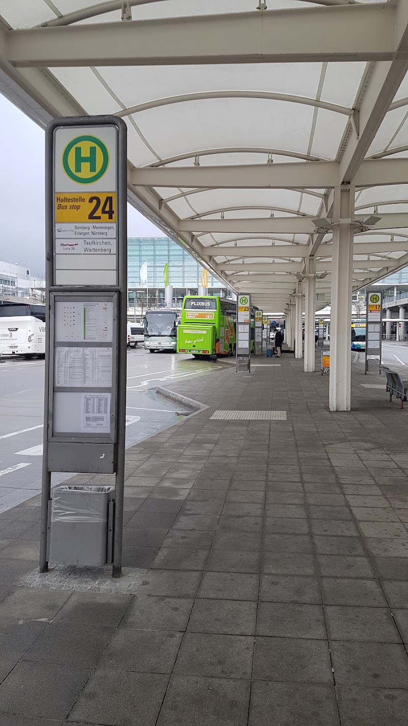 Bus Stop 21, Terminal 2, Munich Airport - Bus Stop 21, Terminal 2, Munich Airport, Terminalstraße Nord 1, 85356 Oberding, Germany