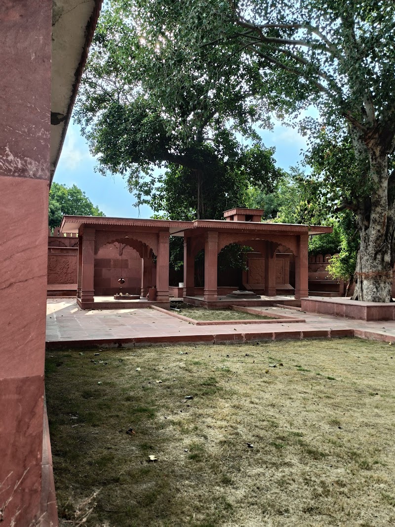 Saraswati Koop - Saraswati Koop Akbar Fort, Sangam Marg, Kumbh Mela Area I, Allahabad fort, Prayagraj, Uttar Pradesh 211020, India