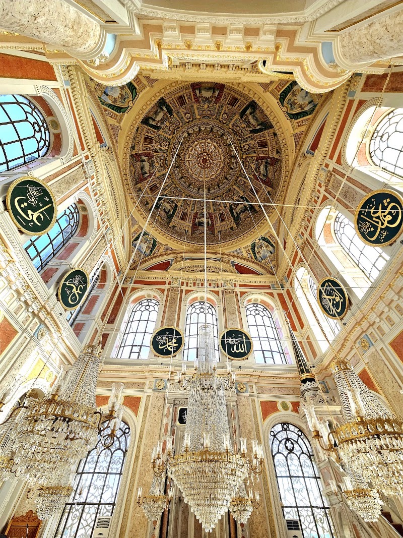 Büyük Mecidiye Mosque - Büyük Mecidiye Mosque, Mecidiye, İskele Sk. No: 6, 34347 Beşiktaş/İstanbul, Türkiye